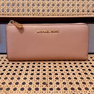 New Michael Kors Wallet | Pebble Leather